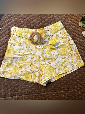 Maison d’Amelie Yellow Floral High-Waist Women’s Shorts Decorative Belt Sz 10
